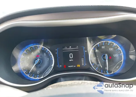 2021 Chrysler Voyager Lxi z USA, uszkodzony, nr VIN 2C4RC1DG2MR551912